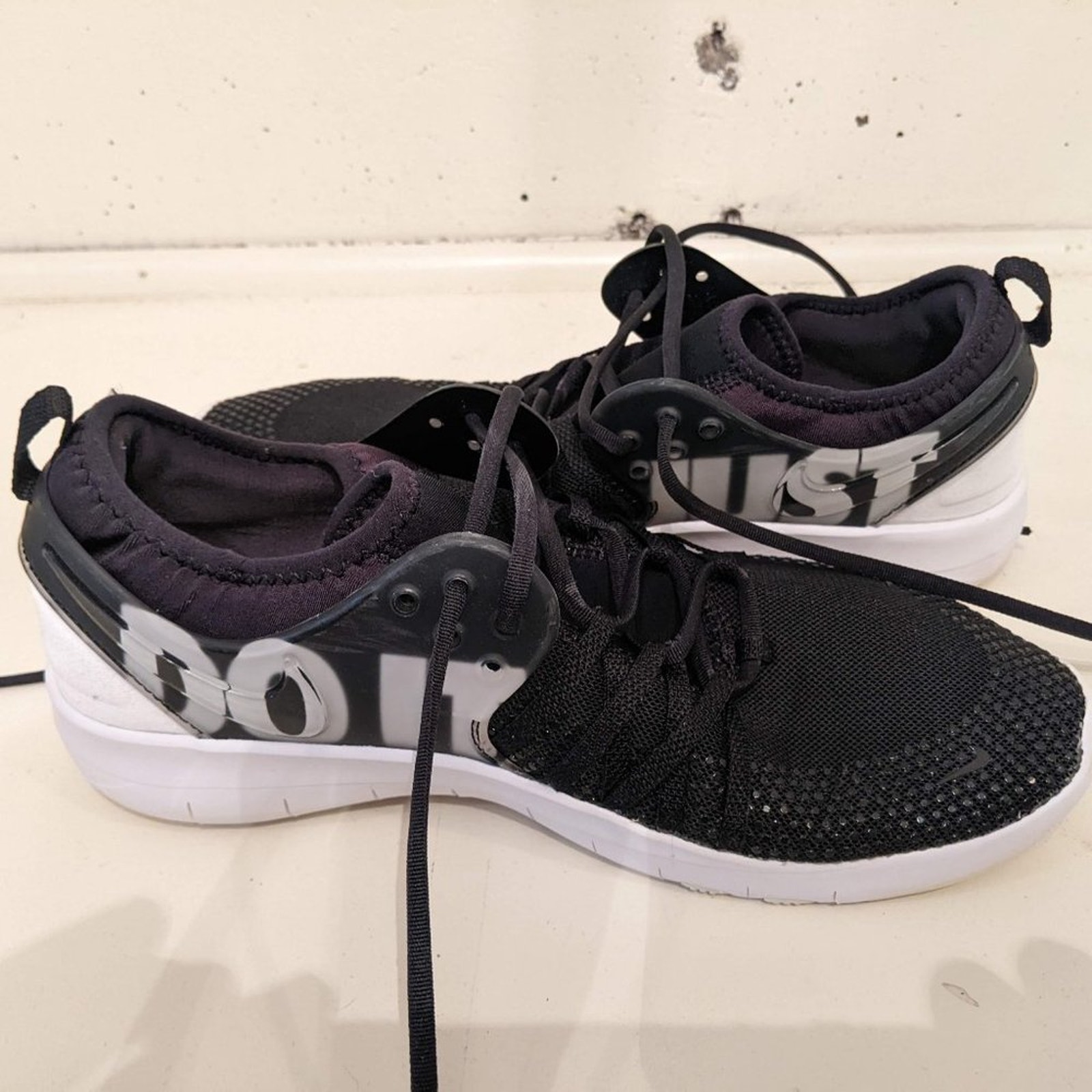 Nike Freetr 7 Premium Trainers Just Do It Print Black White Women's 10